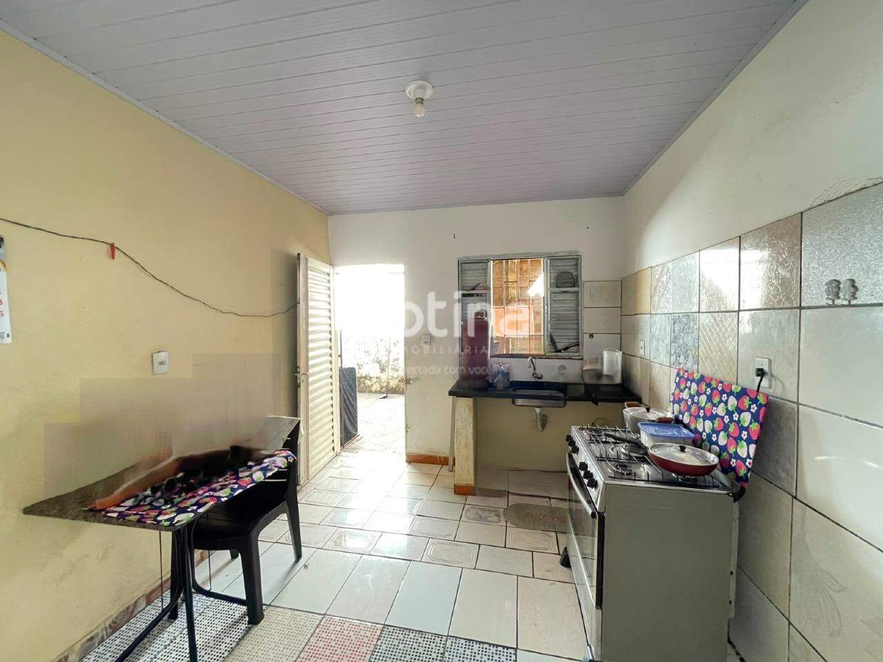 Casa para alugar, 2 quartos em Uberlândia no bairro Luizote de Freitas no valor de R$ 900,00 - Rotina Imobiliária: 