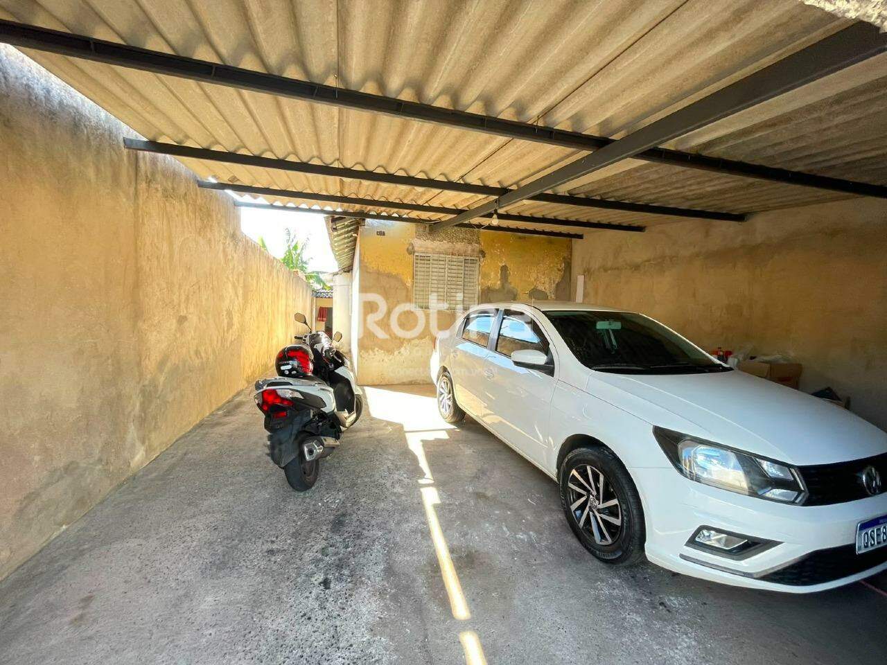 Casa para alugar, 2 quartos em Uberlândia no bairro Luizote de Freitas no valor de R$ 900,00 - Rotina Imobiliária: 