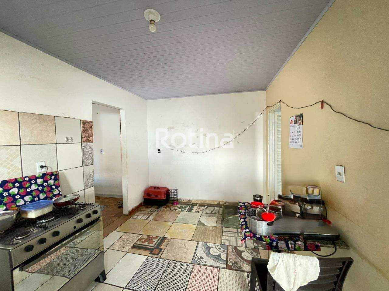 Casa para alugar, 2 quartos em Uberlândia no bairro Luizote de Freitas no valor de R$ 900,00 - Rotina Imobiliária: 