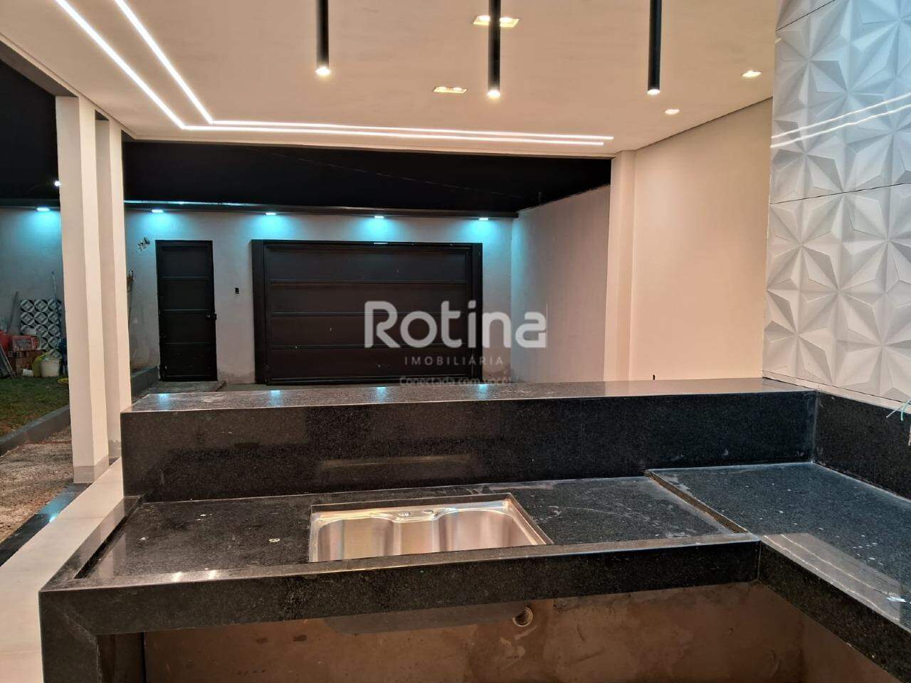 Casa para alugar, 3 quartos em Uberlândia no bairro Jardim Europa no valor de R$ 4.200,00 - Rotina Imobiliária: 