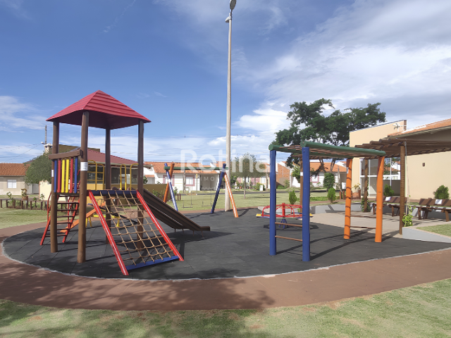 Casa Condomínio Fechado à venda, 3 quartos em Uberlândia no bairro Aclimação no valor de R$ 400.000,00 - Rotina Imobiliária: Playground