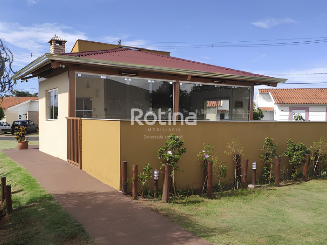 Casa Condomínio Fechado à venda, 3 quartos em Uberlândia no bairro Aclimação no valor de R$ 400.000,00 - Rotina Imobiliária: Quiosque para eventos sociais