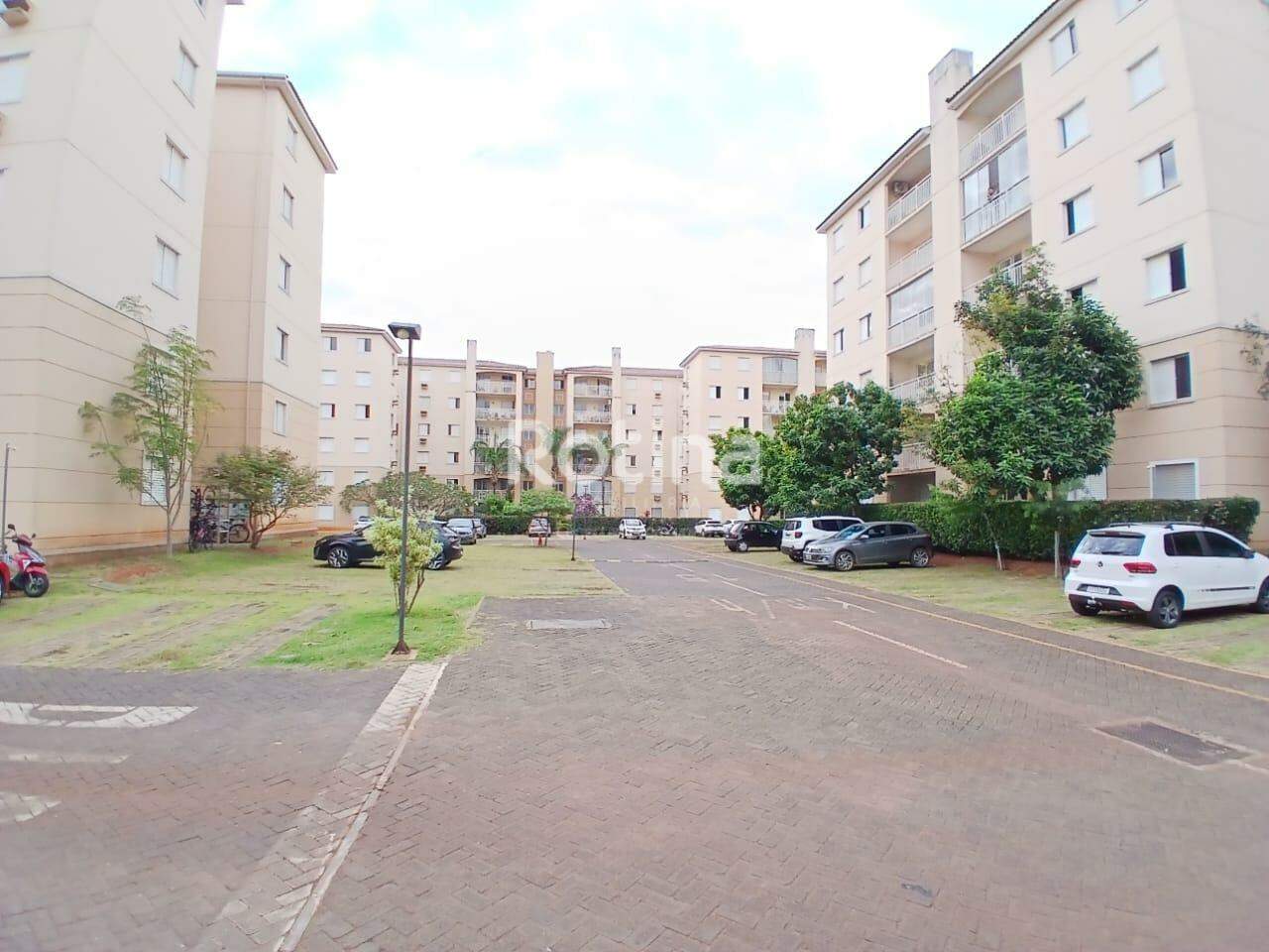 Apartamento à venda, 3 quartos em Uberlândia no bairro Santa Mônica no valor de R$ 425.000,00 - Rotina Imobiliária: 