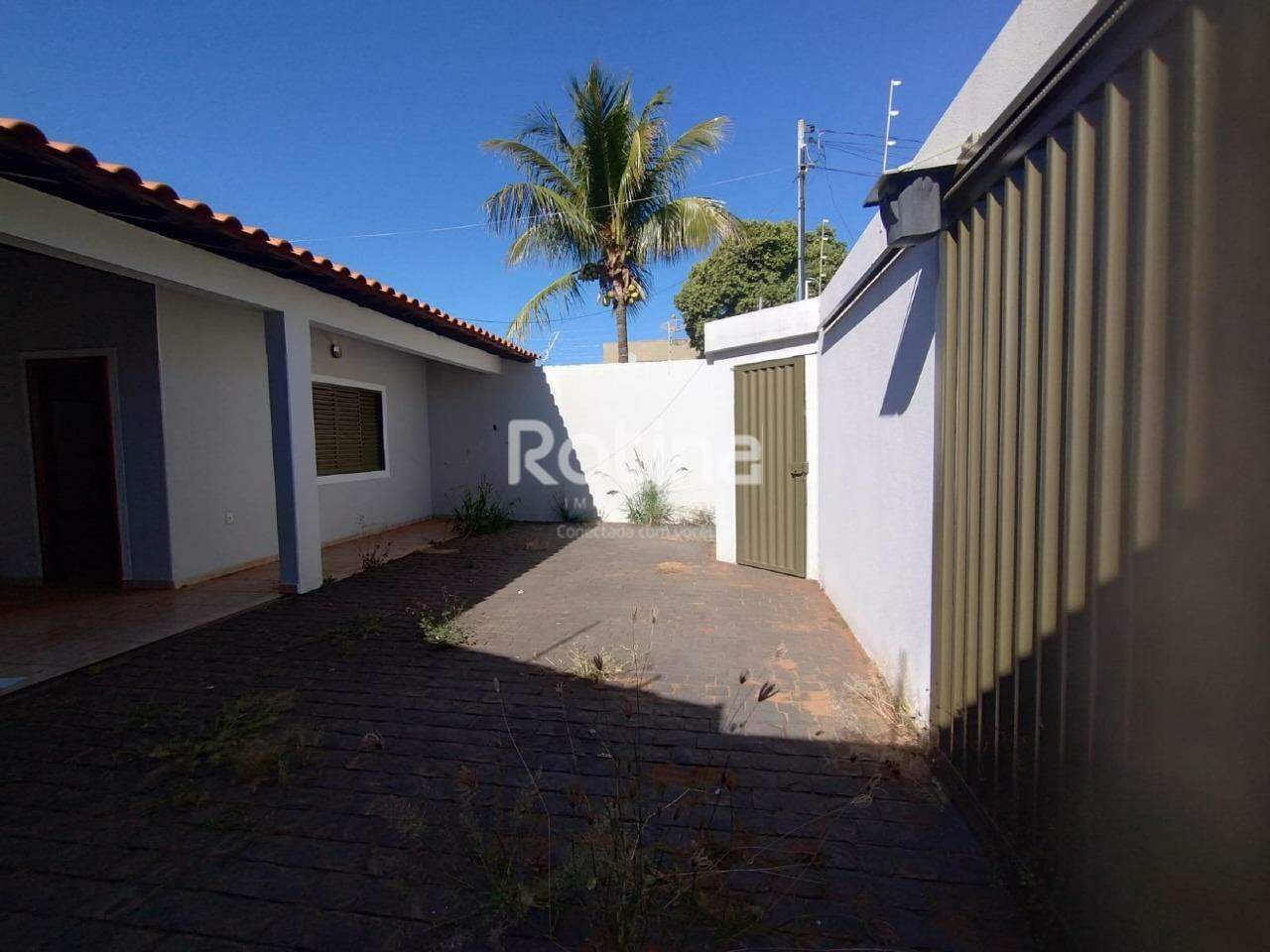 Casa para alugar, 3 quartos em Uberlândia no bairro Alto Umuarama no valor de R$ 3.800,00 - Rotina Imobiliária: 