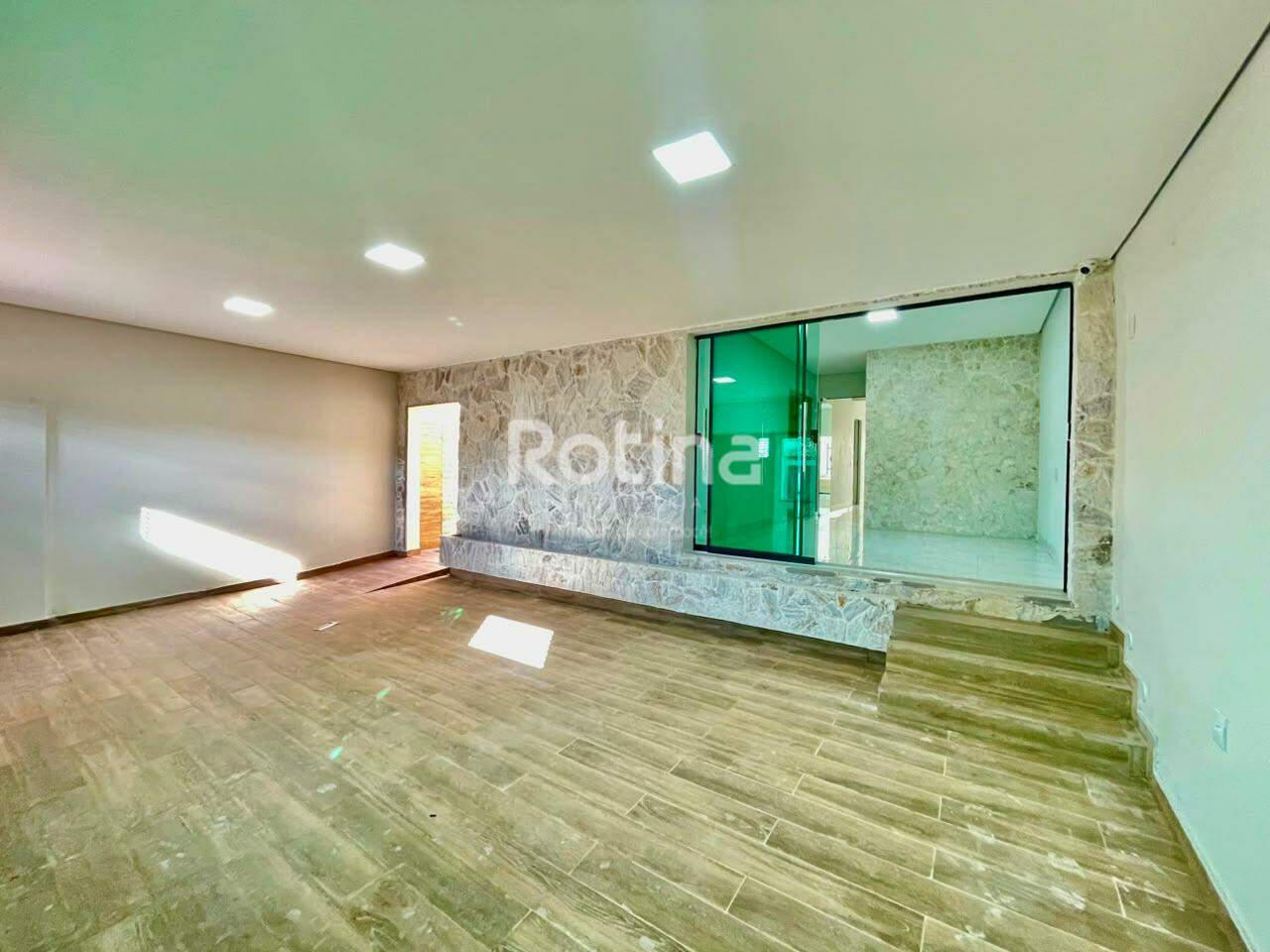 Casa à venda, 3 quartos em Uberlândia no bairro Martins no valor de R$ 1.200.000,00 - Rotina Imobiliária: 