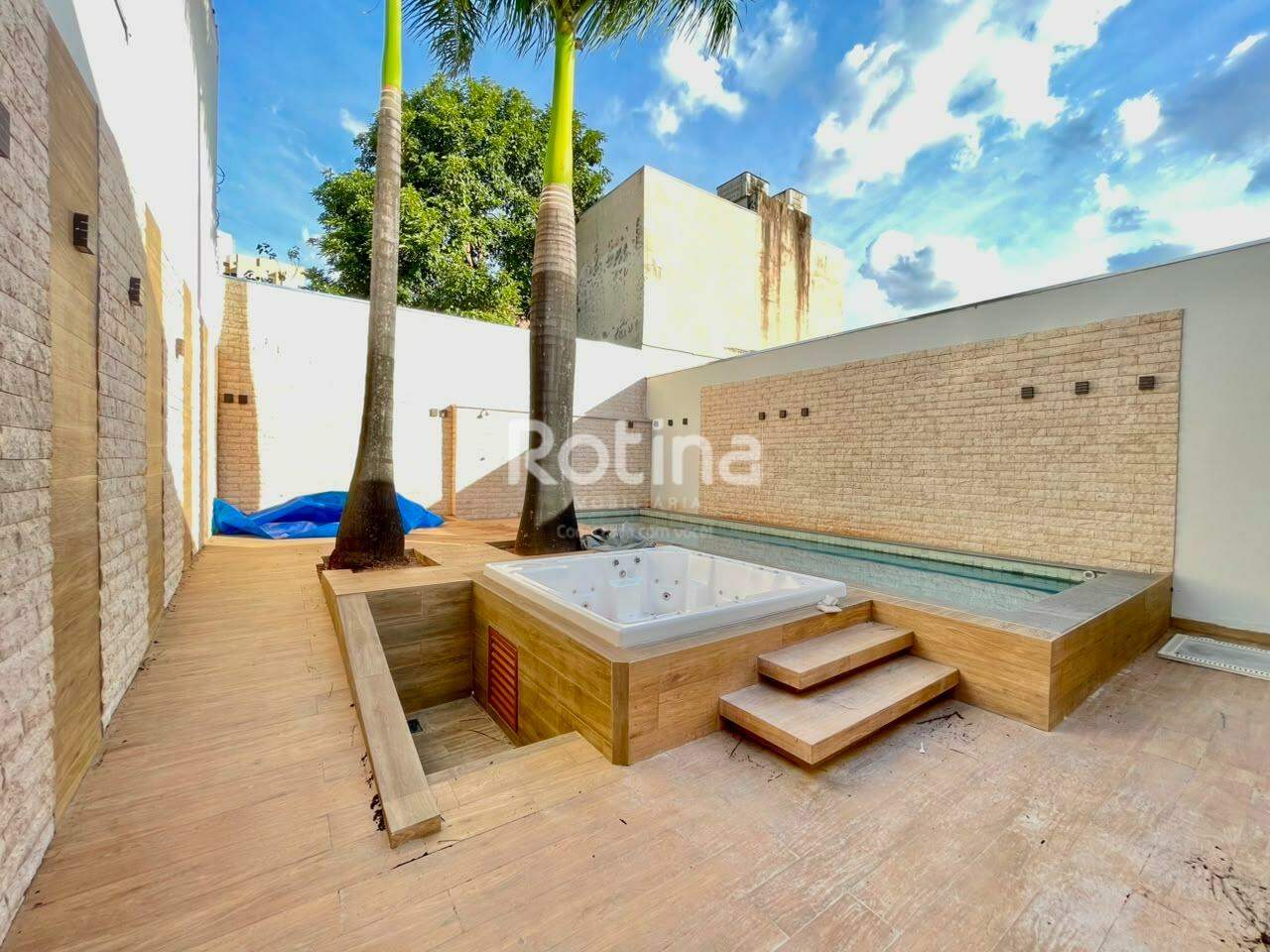 Casa à venda, 3 quartos em Uberlândia no bairro Martins no valor de R$ 1.200.000,00 - Rotina Imobiliária: 