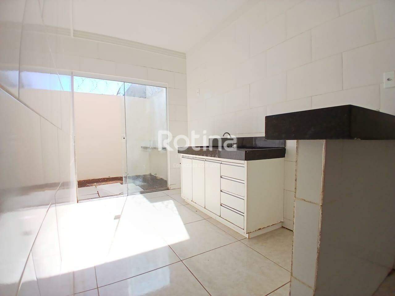 Casa para alugar, 2 quartos em Uberlândia no bairro Shopping Park no valor de R$ 1.700,00 - Rotina Imobiliária: 