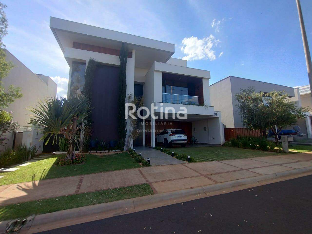 Casa Condomínio Fechado para alugar, 4 quartos em Uberlândia no bairro Jardim Sul no valor de R$ 23.000,00 - Rotina Imobiliária: 