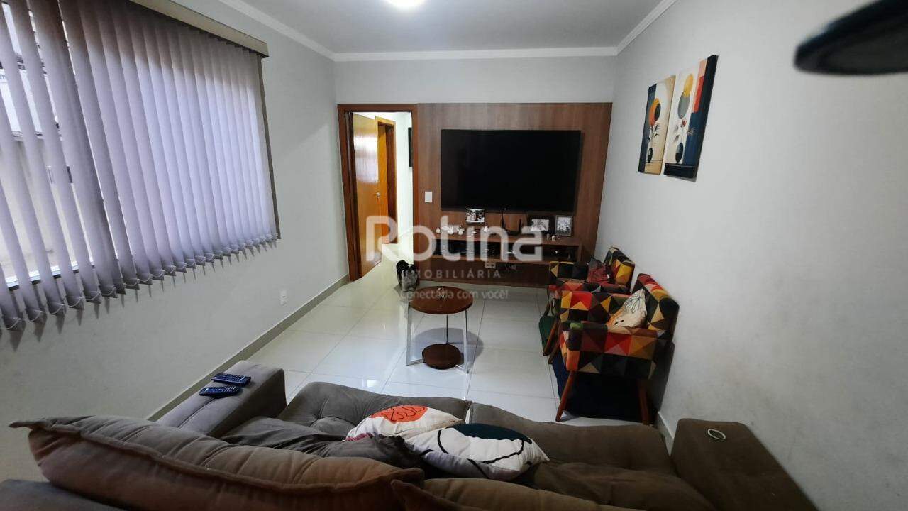 Apartamento à venda, 3 quartos em Uberlândia no bairro Nossa Senhora Aparecida no valor de R$ 750.000,00 - Rotina Imobiliária: 