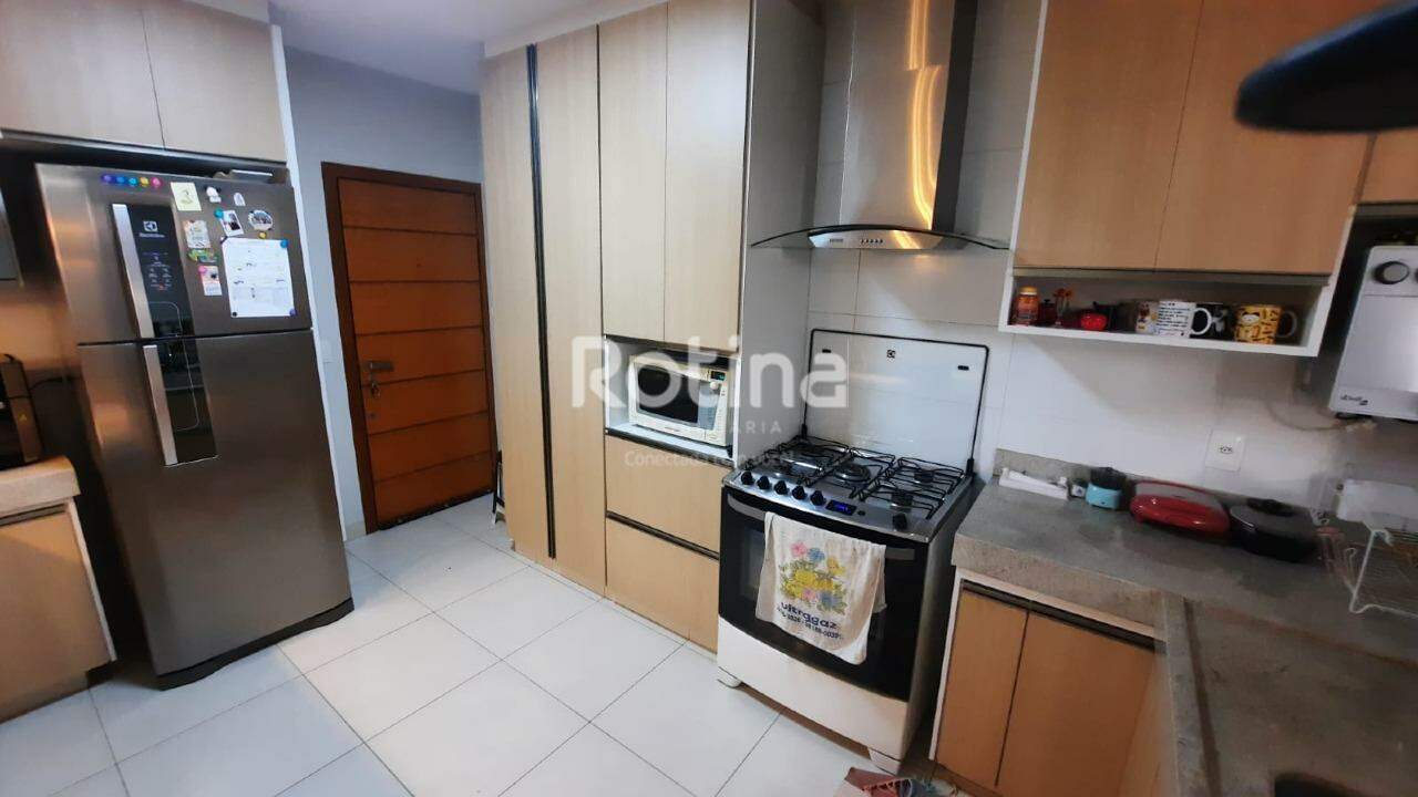 Apartamento à venda, 3 quartos em Uberlândia no bairro Nossa Senhora Aparecida no valor de R$ 750.000,00 - Rotina Imobiliária: 