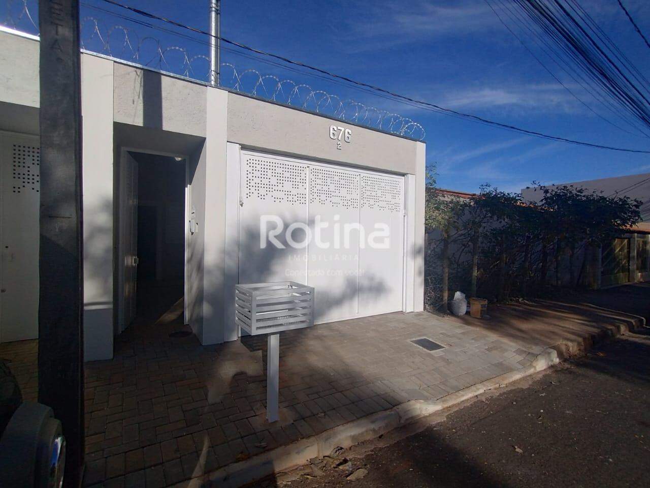 Casa para alugar, 3 quartos em Uberlândia no bairro Custódio Pereira no valor de R$ 2.300,00 - Rotina Imobiliária: 