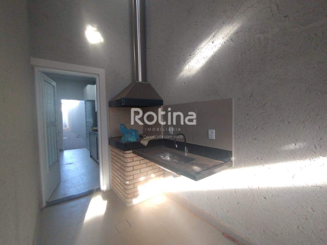 Casa para alugar, 3 quartos em Uberlândia no bairro Custódio Pereira no valor de R$ 2.300,00 - Rotina Imobiliária: 