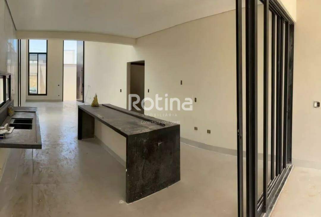 Casa à venda, 3 quartos em Uberlândia no bairro Grand Ville no valor de R$ 1.200.000,00 - Rotina Imobiliária: 