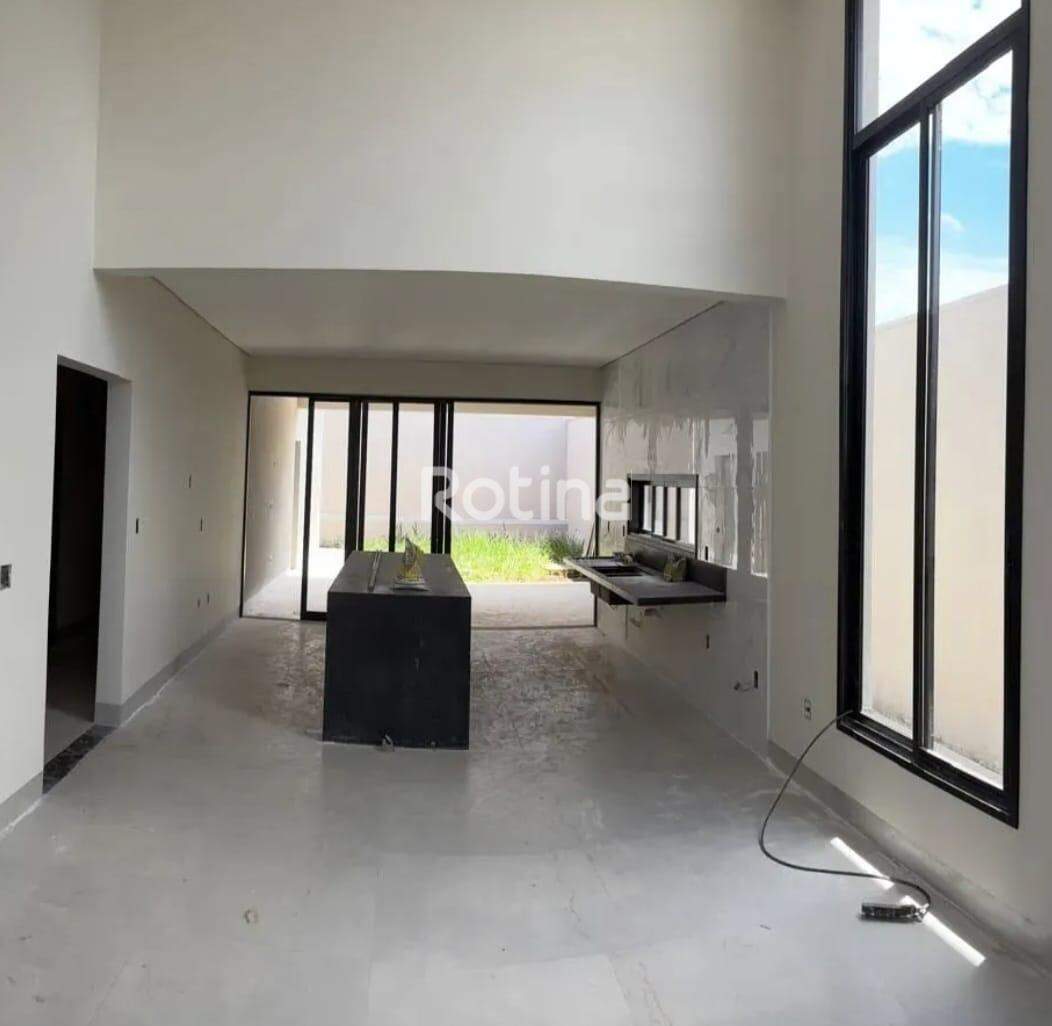 Casa à venda, 3 quartos em Uberlândia no bairro Grand Ville no valor de R$ 1.200.000,00 - Rotina Imobiliária: 