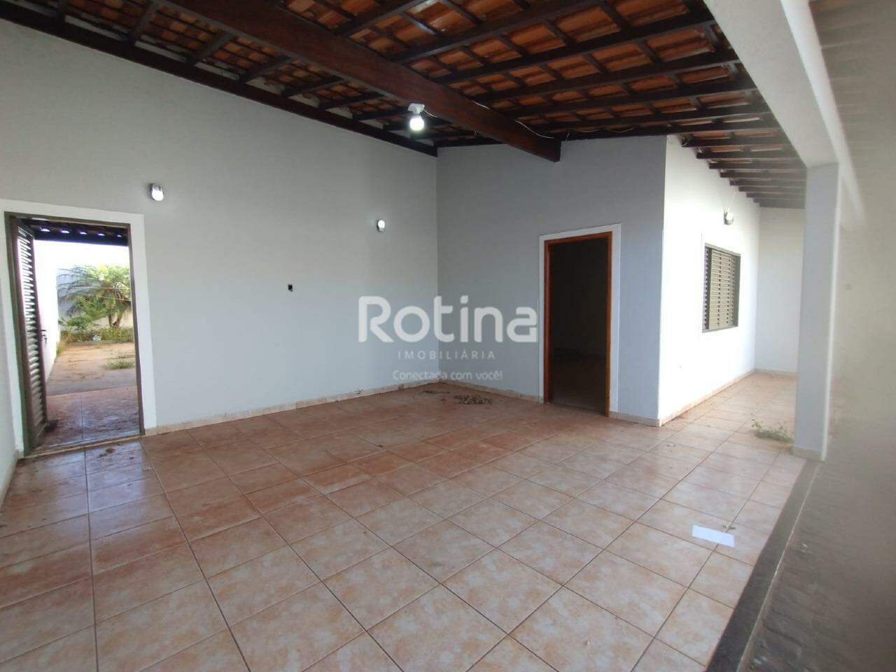 Casa à venda, 3 quartos em Uberlândia no bairro Alto Umuarama no valor de R$ 700.000,00 - Rotina Imobiliária: 