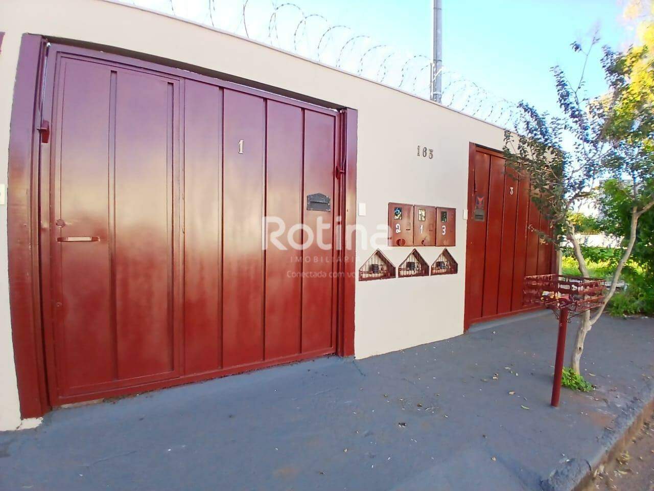 Casa para alugar, 2 quartos em Uberlândia no bairro Shopping Park no valor de R$ 1.700,00 - Rotina Imobiliária: 