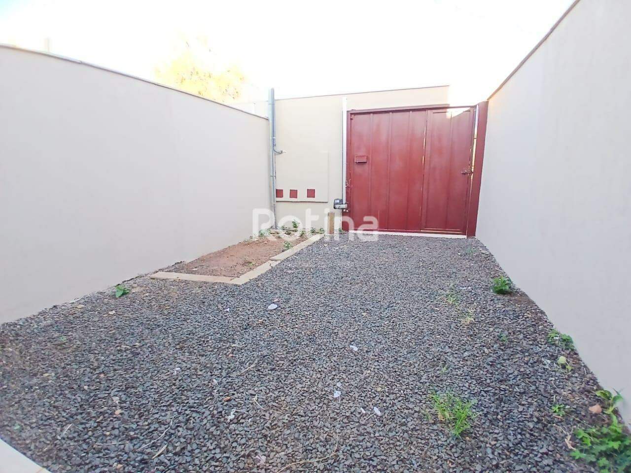 Casa para alugar, 2 quartos em Uberlândia no bairro Shopping Park no valor de R$ 1.700,00 - Rotina Imobiliária: 