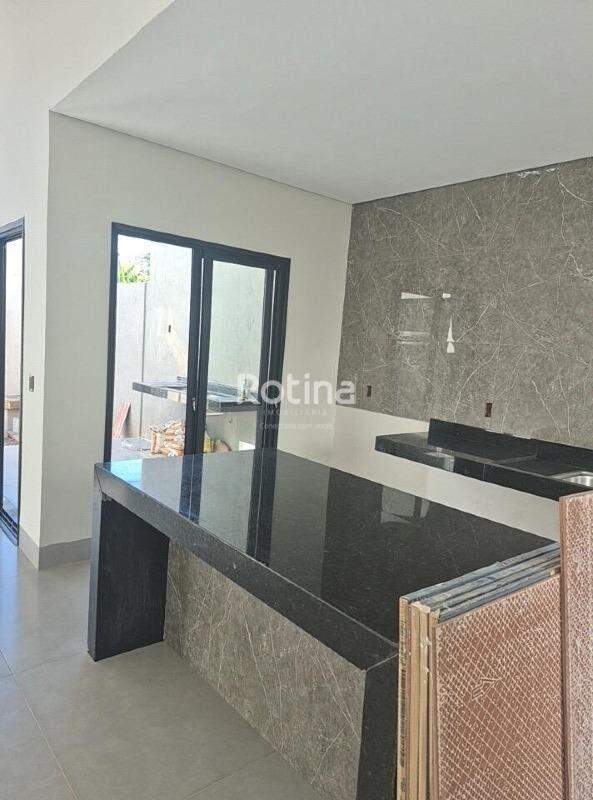 Casa à venda, 3 quartos em Uberlândia no bairro Pampulha no valor de R$ 500.000,00 - Rotina Imobiliária: 