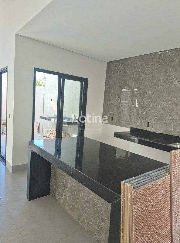 Casa à venda, 3 quartos em Uberlândia no bairro Pampulha no valor de R$ 500.000,00 - Rotina Imobiliária: 
