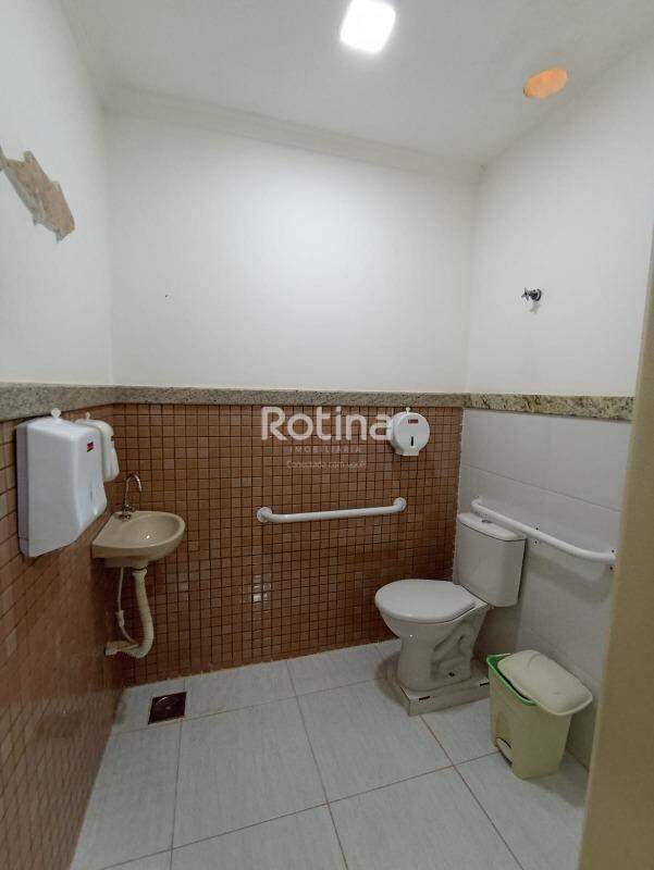 Casa Comercial à venda, 6 quartos em Uberlândia no bairro Martins no valor de R$ 2.200.000,00 - Rotina Imobiliária: 