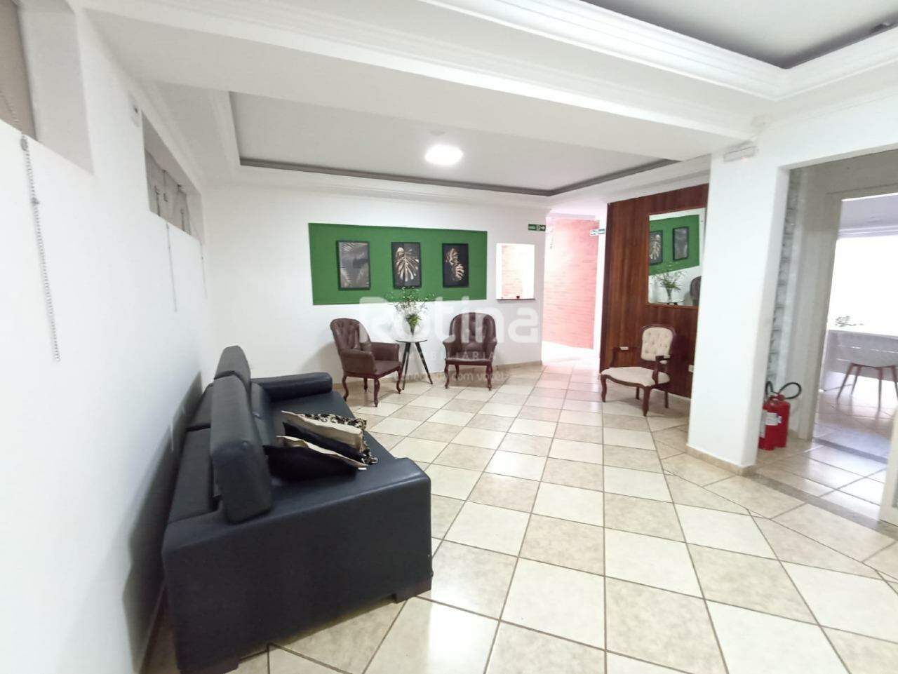 Casa Comercial à venda, 6 quartos em Uberlândia no bairro Martins no valor de R$ 2.200.000,00 - Rotina Imobiliária: 