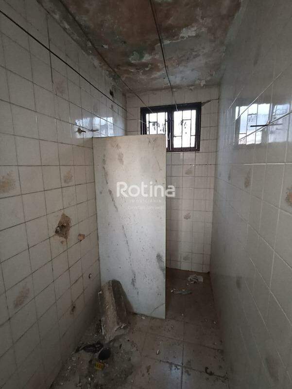Terreno à venda, em Uberlândia no bairro Saraiva no valor de R$ 400.000,00 - Rotina Imobiliária: 