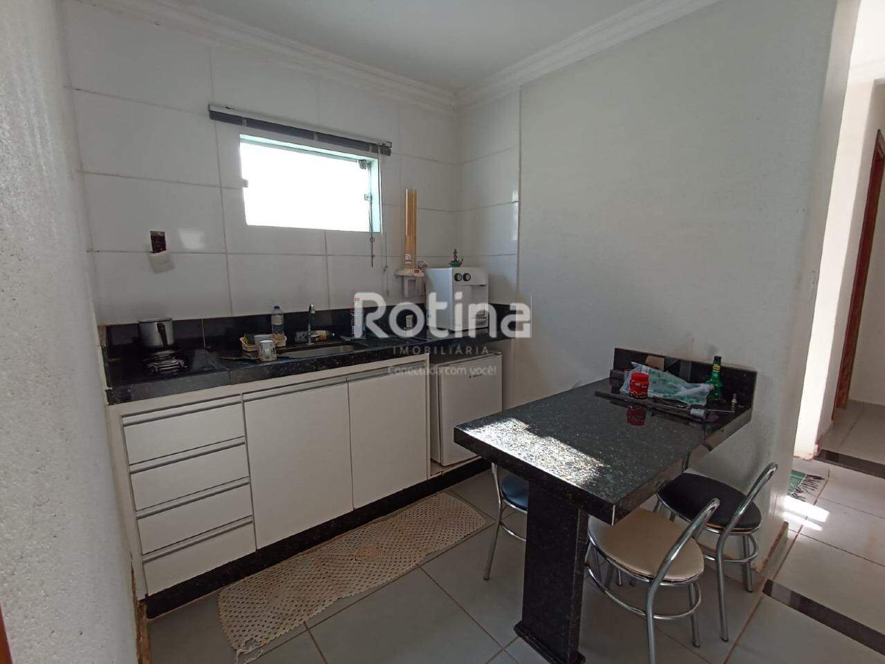 Casa Comercial à venda, em Uberlândia no bairro Nossa Senhora das Graças no valor de R$ 750.000,00 - Rotina Imobiliária: 
