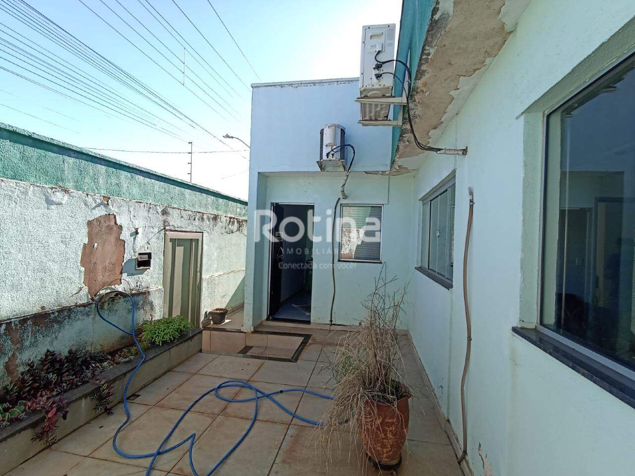 Casa Comercial à venda, em Uberlândia no bairro Nossa Senhora das Graças no valor de R$ 750.000,00 - Rotina Imobiliária: 