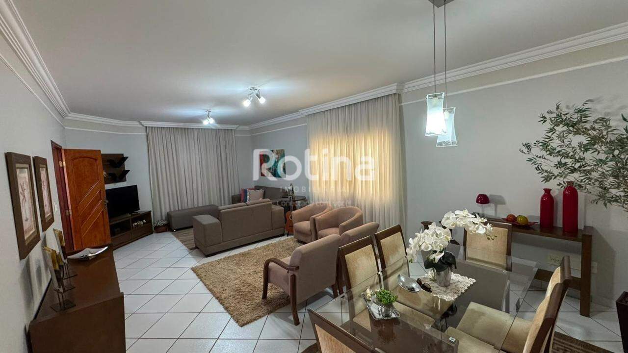 Casa à venda, 3 quartos em Uberlândia no bairro Segismundo Pereira no valor de R$ 787.000,00 - Rotina Imobiliária: 
