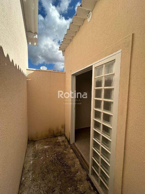 Casa à venda, 2 quartos em Uberlândia no bairro Segismundo Pereira no valor de R$ 219.000,00 - Rotina Imobiliária: 