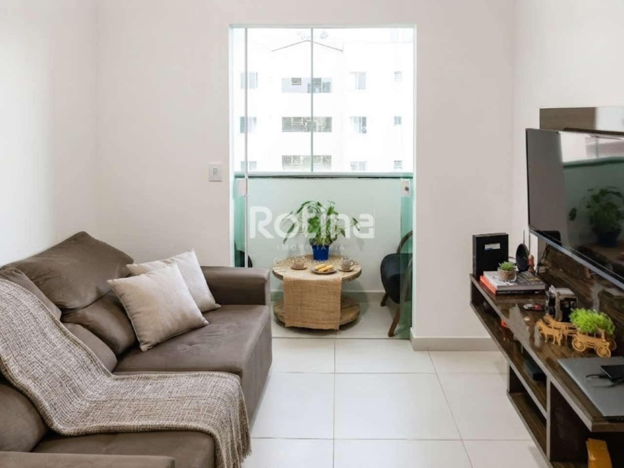 Apartamento à venda, 2 quartos em Uberlândia no bairro Santa Mônica no valor de R$ 240.000,00 - Rotina Imobiliária: 