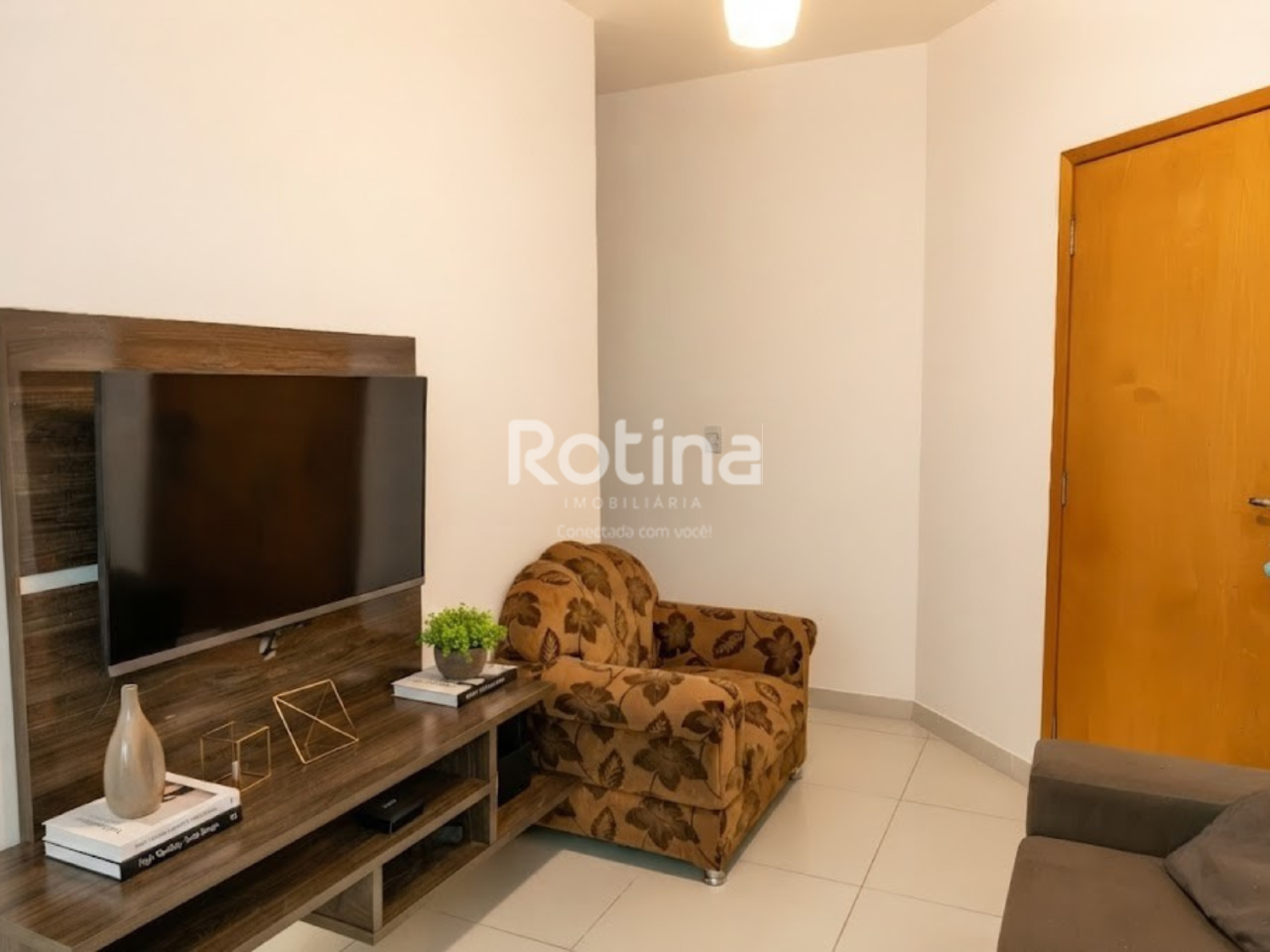 Apartamento à venda, 2 quartos em Uberlândia no bairro Santa Mônica no valor de R$ 240.000,00 - Rotina Imobiliária: 
