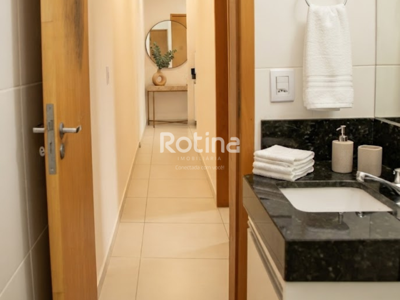 Apartamento à venda, 2 quartos em Uberlândia no bairro Santa Mônica no valor de R$ 240.000,00 - Rotina Imobiliária: 