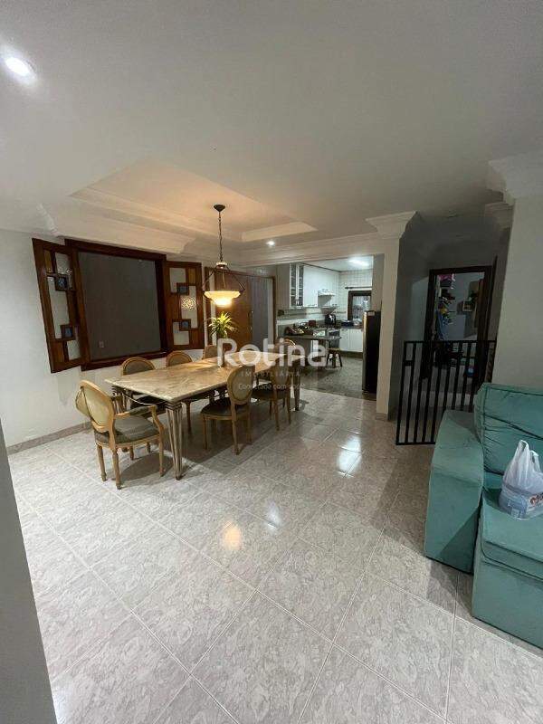 Casa à venda, 4 quartos em Uberlândia no bairro Cidade Jardim no valor de R$ 900.000,00 - Rotina Imobiliária: 