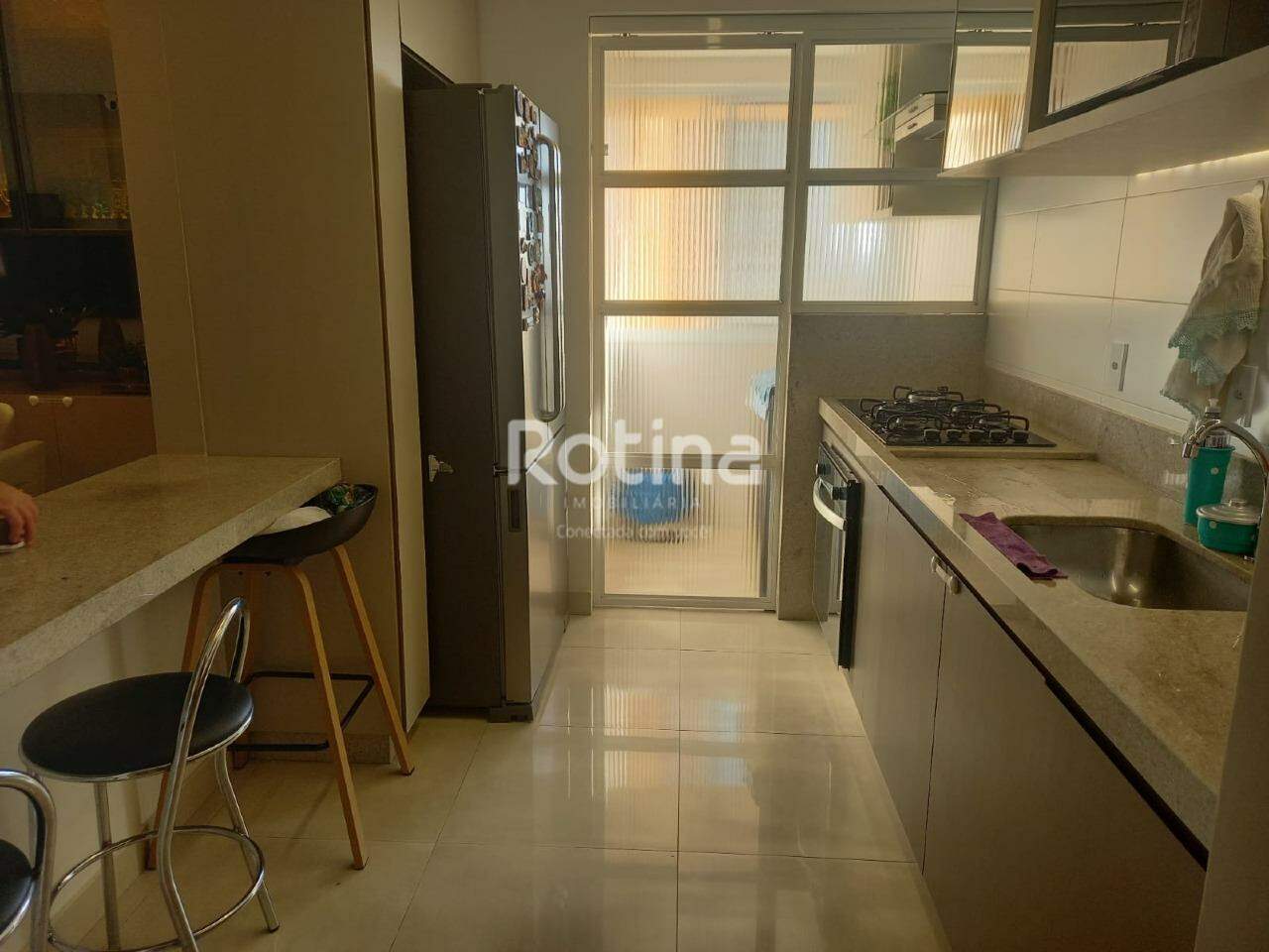 Apartamento à venda, 3 quartos em Uberlândia no bairro Santa Mônica no valor de R$ 750.000,00 - Rotina Imobiliária: 