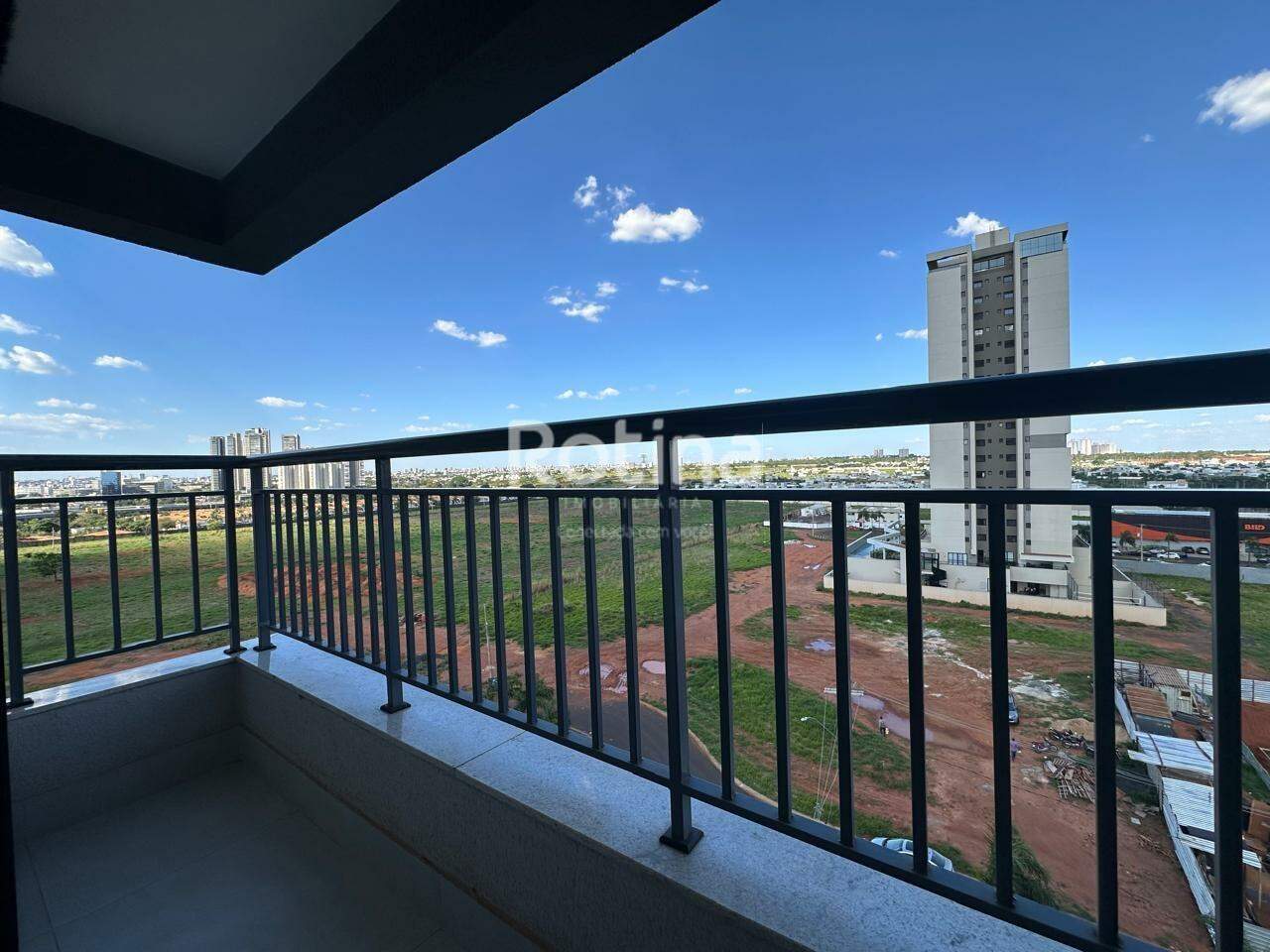 Apartamento para alugar, 3 quartos em Uberlândia no bairro Jardim Sul no valor de R$ 5.300,00 - Rotina Imobiliária: 