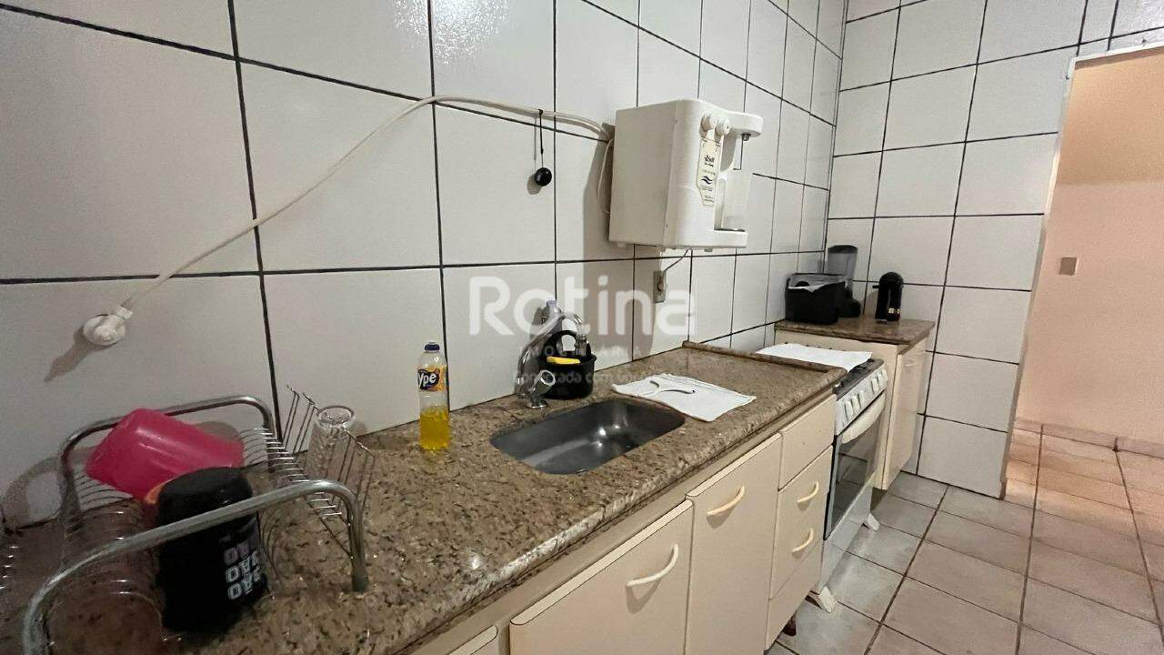 Apartamento à venda, 3 quartos em Uberlândia no bairro Nossa Senhora Aparecida no valor de R$ 400.000,00 - Rotina Imobiliária: 