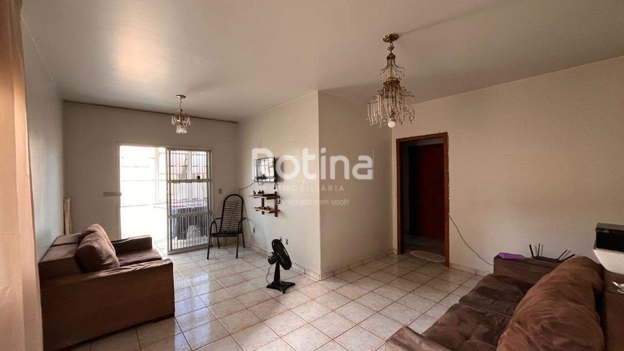 Apartamento à venda, 3 quartos em Uberlândia no bairro Nossa Senhora Aparecida no valor de R$ 400.000,00 - Rotina Imobiliária: 