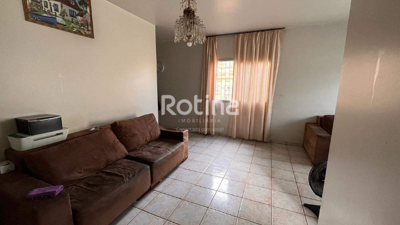 Apartamento à venda, 3 quartos em Uberlândia no bairro Nossa Senhora Aparecida no valor de R$ 400.000,00 - Rotina Imobiliária: 