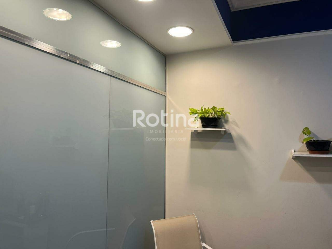 Sala à venda, em Uberlândia no bairro Saraiva no valor de R$ 80.000,00 - Rotina Imobiliária: 