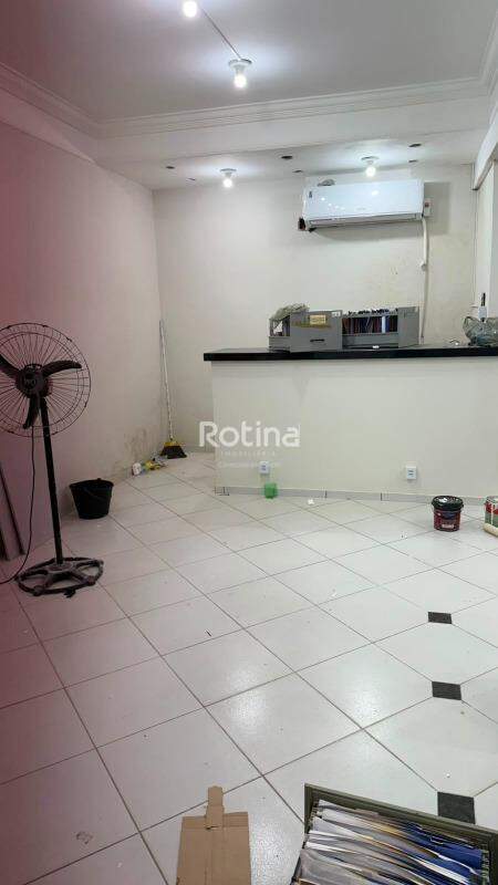 Sala à venda, em Uberlândia no bairro Saraiva no valor de R$ 160.000,00 - Rotina Imobiliária: 