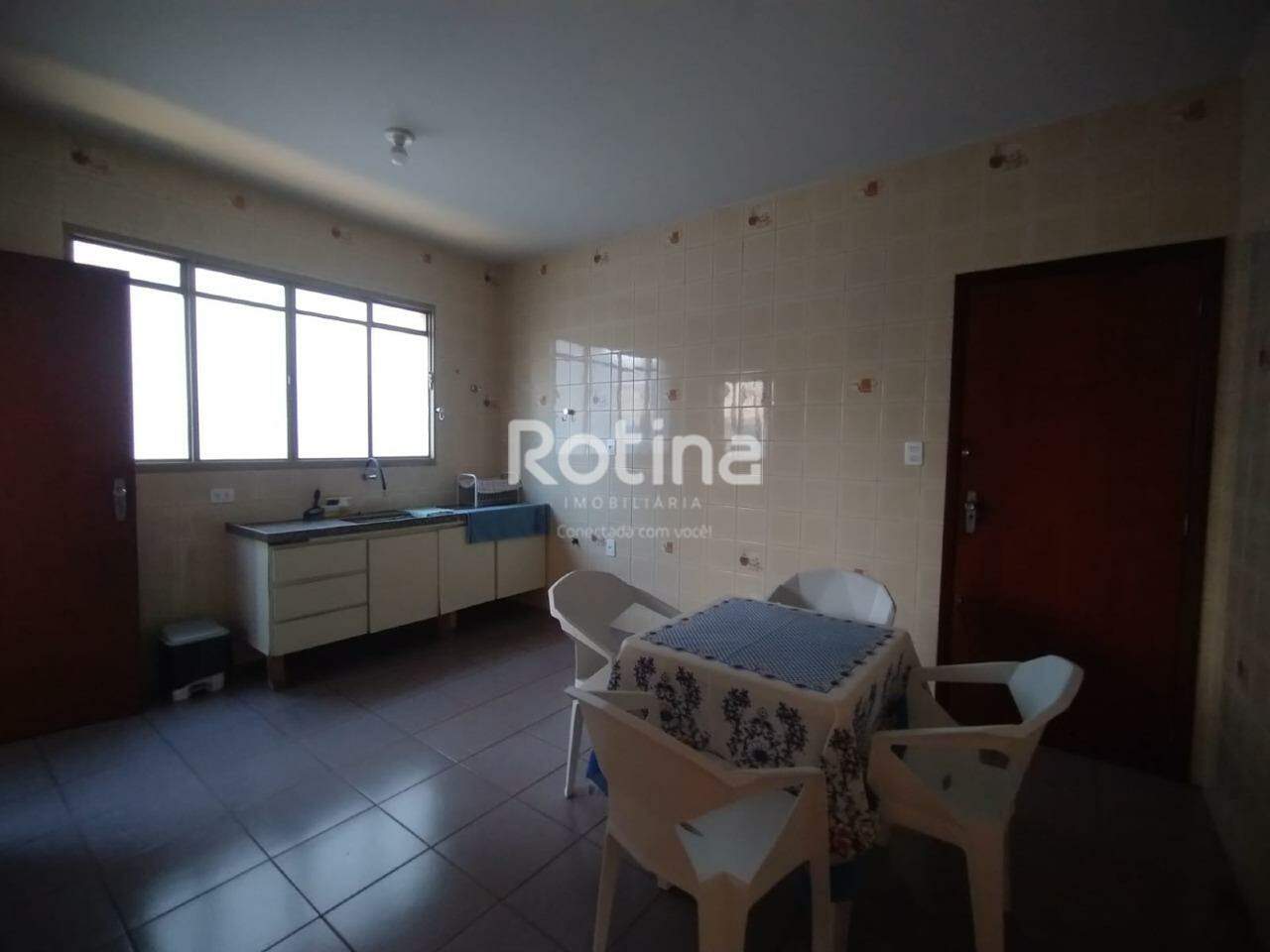 Apartamento para alugar, 3 quartos em Uberlândia no bairro Brasil no valor de R$ 2.500,00 - Rotina Imobiliária: 