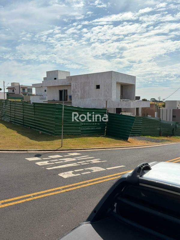 Casa Condomínio Fechado à venda, 3 quartos em Uberlândia no bairro Granja Marileusa no valor de R$ 2.295.000,00 - Rotina Imobiliária: 