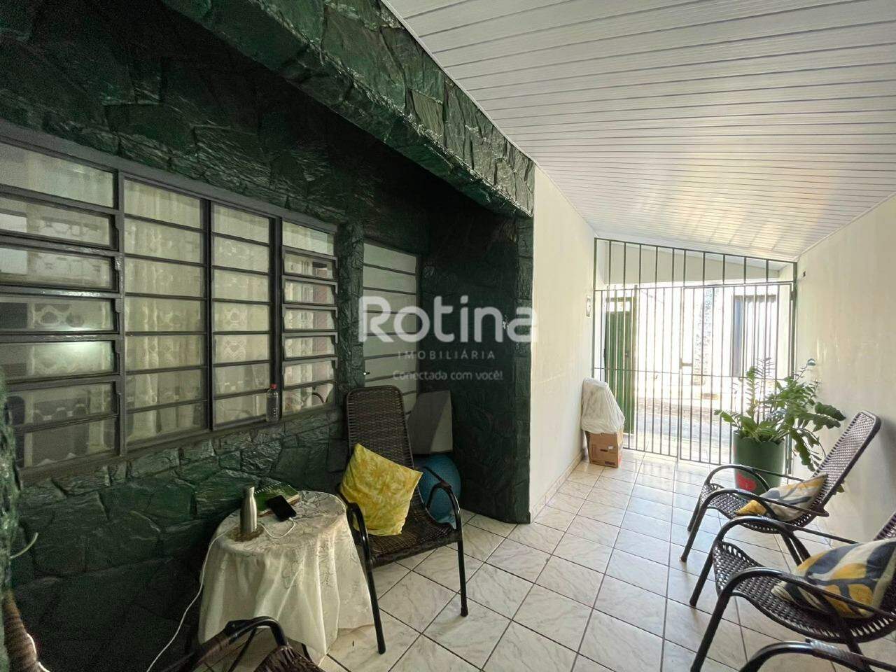 Casa à venda, 2 quartos em Uberlândia no bairro Martins no valor de R$ 350.000,00 - Rotina Imobiliária: 