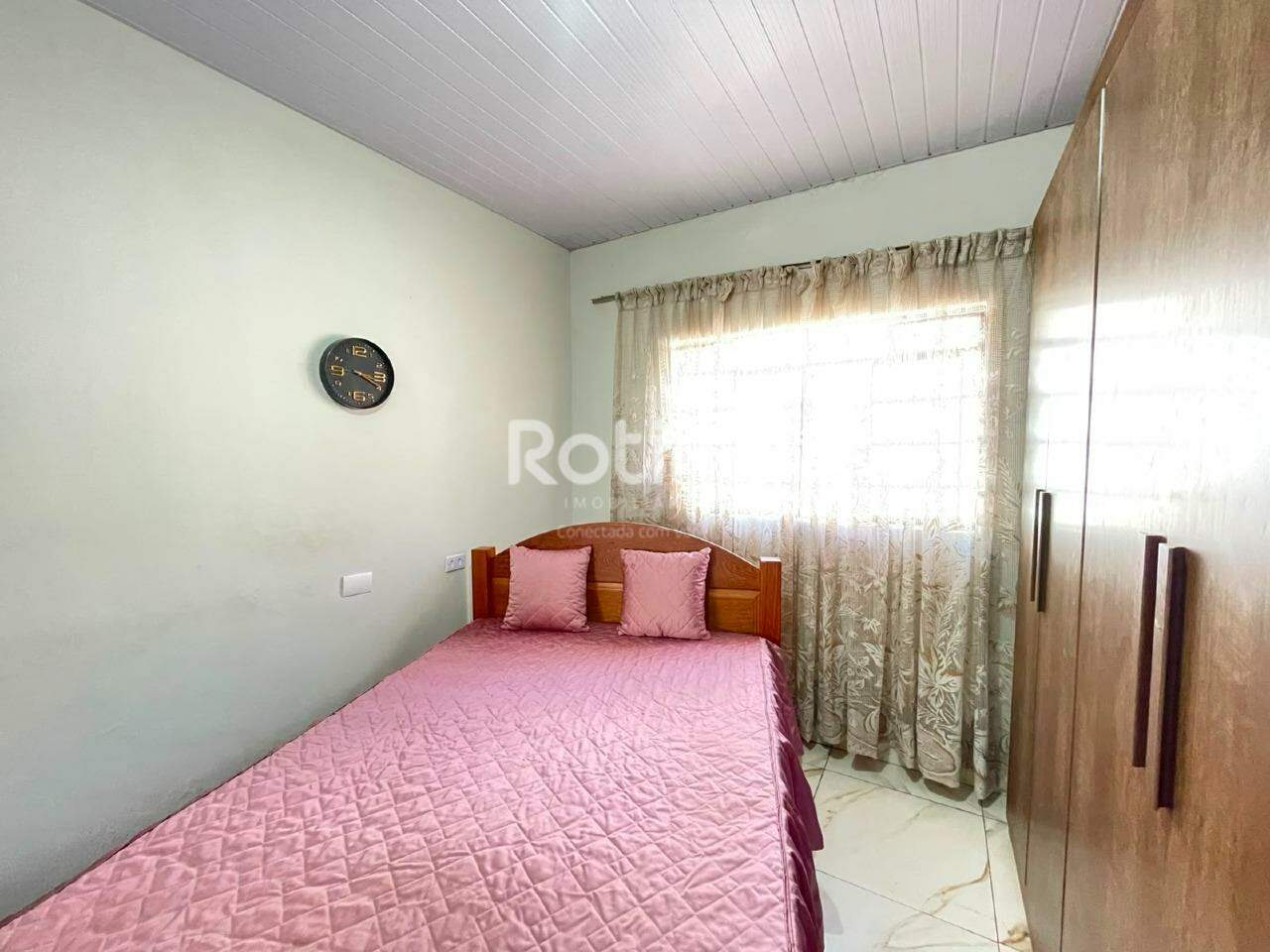 Casa à venda, 2 quartos em Uberlândia no bairro Martins no valor de R$ 350.000,00 - Rotina Imobiliária: 