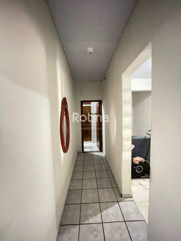 Casa à venda, 2 quartos em Uberlândia no bairro Martins no valor de R$ 350.000,00 - Rotina Imobiliária: 