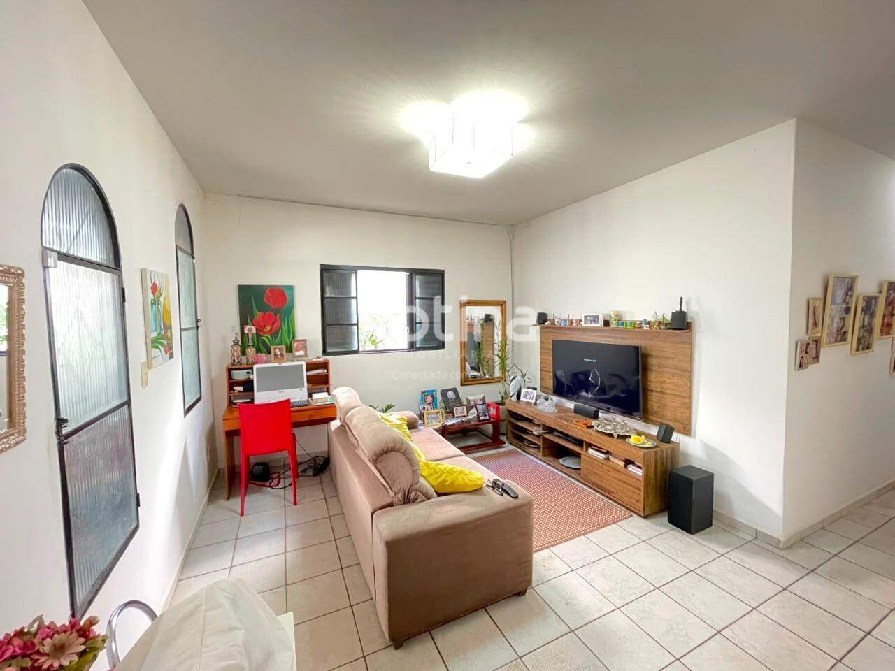 Casa à venda, 3 quartos em Uberlândia no bairro Santa Mônica no valor de R$ 670.000,00 - Rotina Imobiliária: 