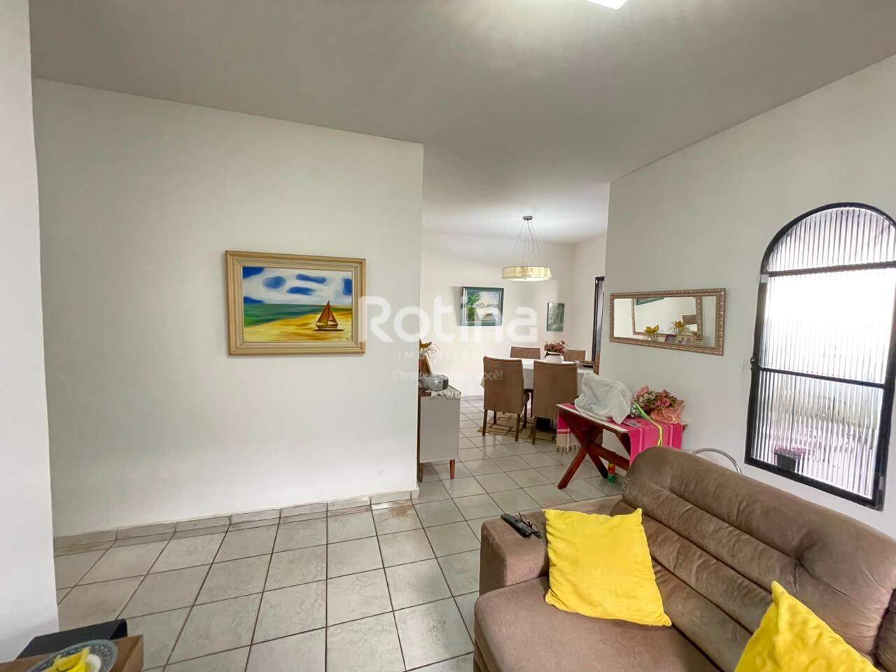 Casa à venda, 3 quartos em Uberlândia no bairro Santa Mônica no valor de R$ 670.000,00 - Rotina Imobiliária: 