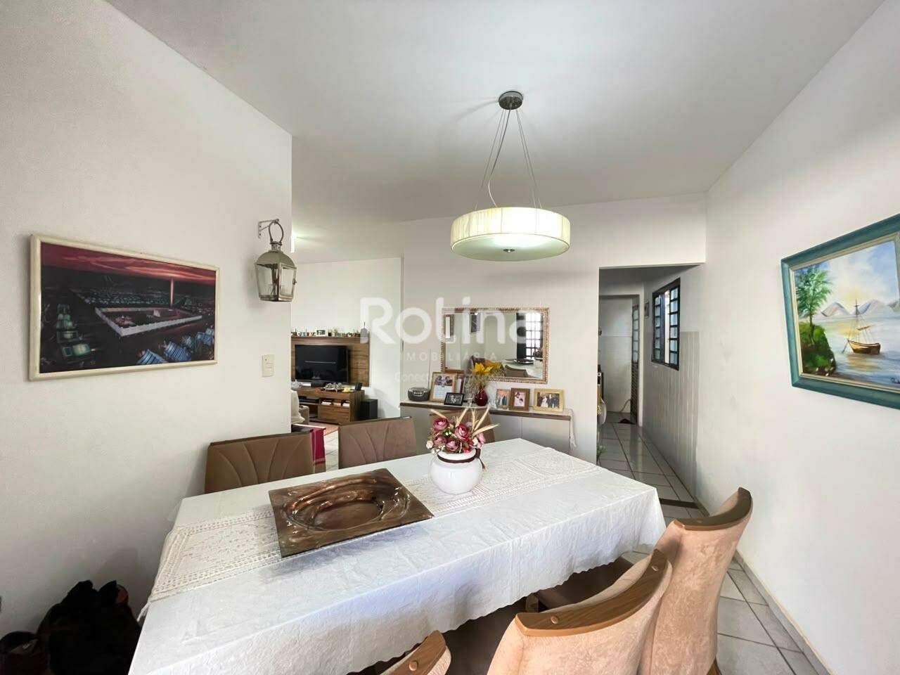 Casa à venda, 3 quartos em Uberlândia no bairro Santa Mônica no valor de R$ 670.000,00 - Rotina Imobiliária: 