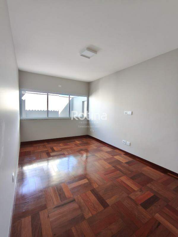 Casa à venda, 5 quartos em Uberlândia no bairro Jardim Karaíba no valor de R$ 2.550.000,00 - Rotina Imobiliária: Sala de tv/Jogos